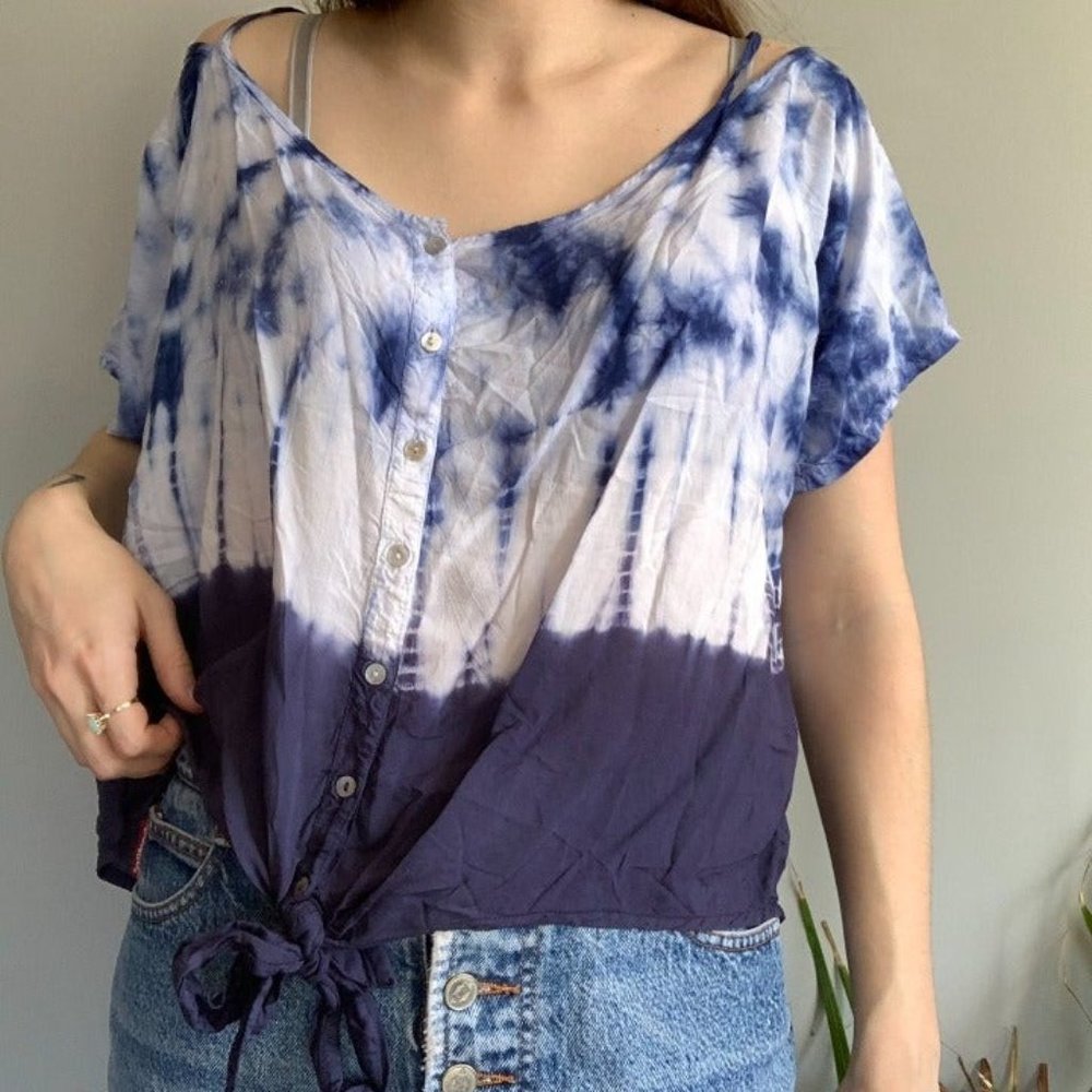 Buffalo by David Bitton blue and white tie dye cold shoulder top size XL - Picture 4 of 7
